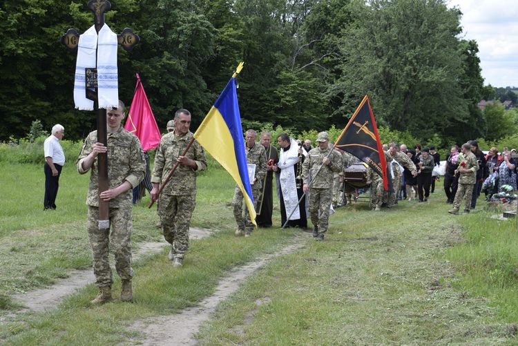 Зустріли і провели в останню дорогу