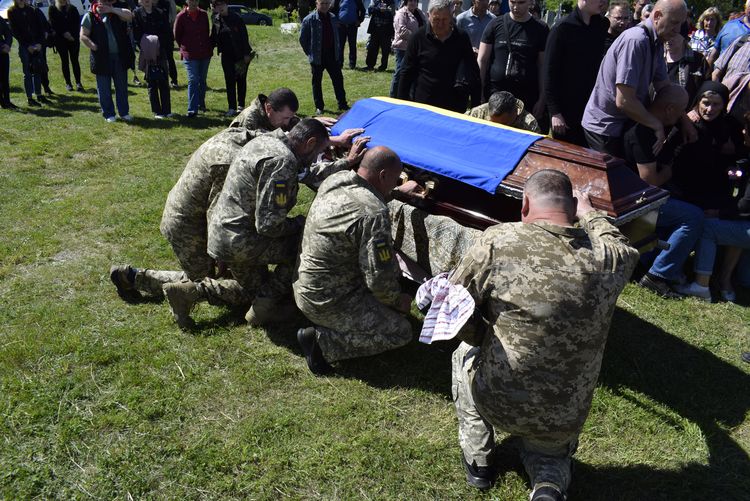 Зустріли і провели в останню дорогу