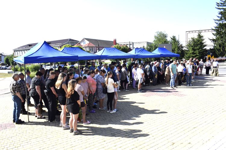 Чекаємо. Віримо. Боремося