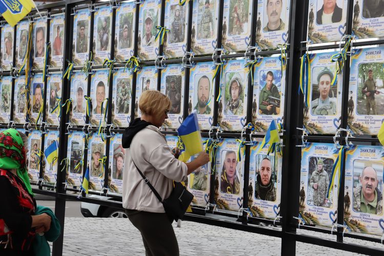 Алея Надії