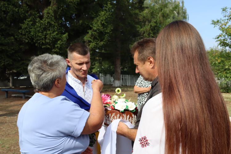 повернувся з полону