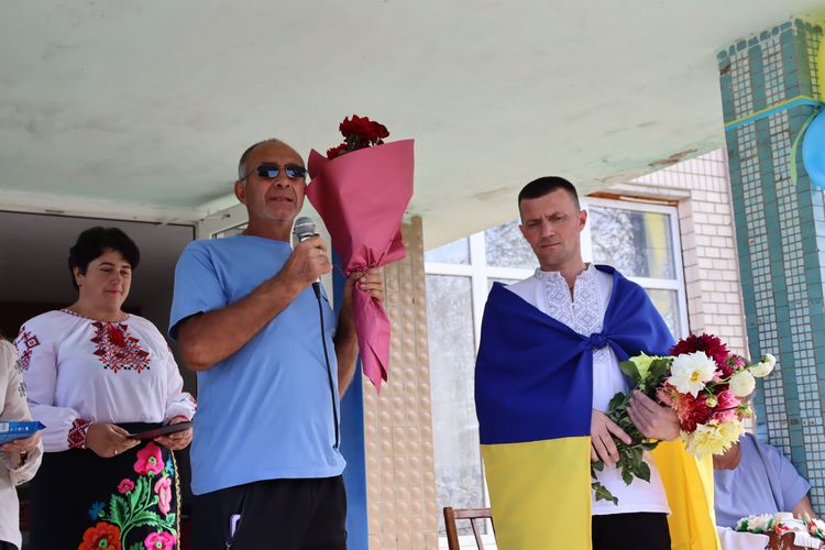 повернувся з полону