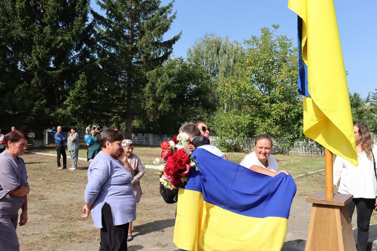 повернувся з полону
