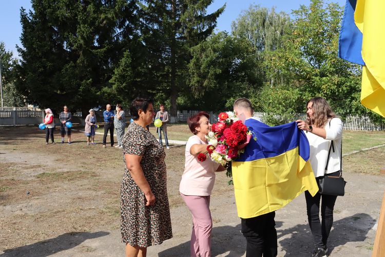 повернувся з полону