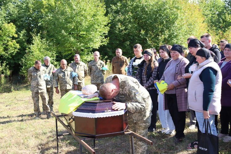 Погребищенська громада попрощалася