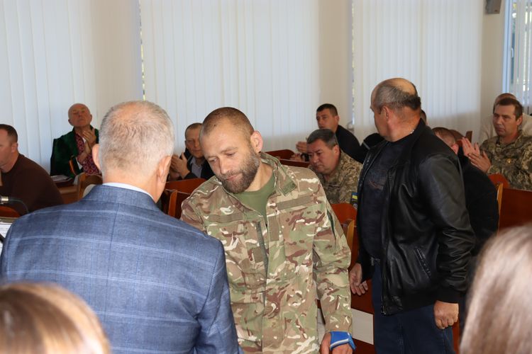 Низько вклоняємося захисникам та захисницям