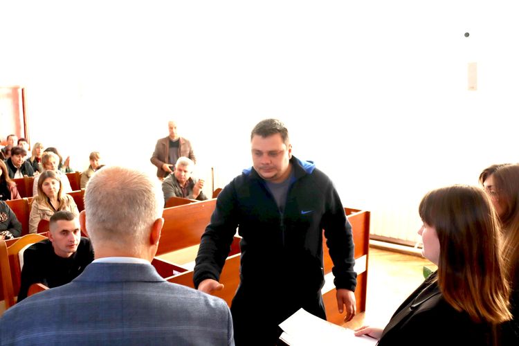 Низько вклоняємося захисникам та захисницям