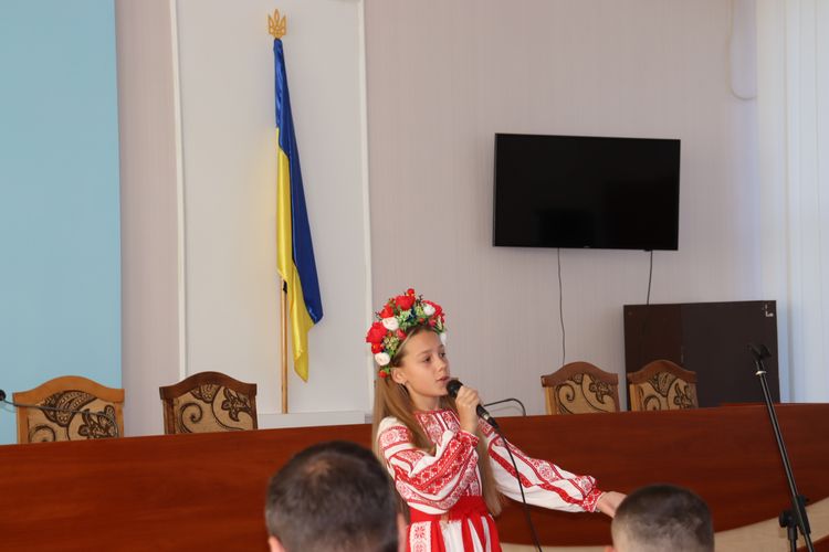 Низько вклоняємося захисникам та захисницям
