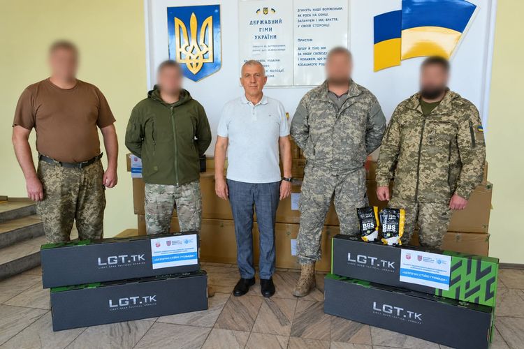 громада передала військовій частині