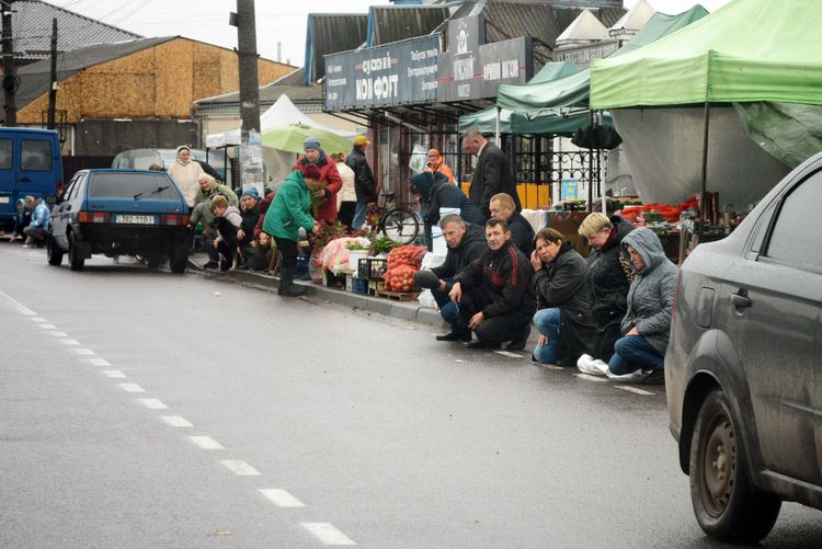 Заплакало небо, трава похилилась