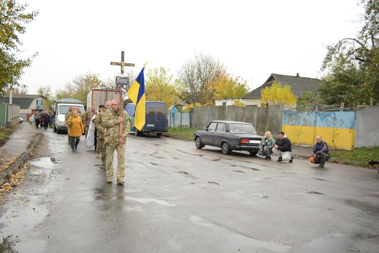 Провели в останню земну дорогу