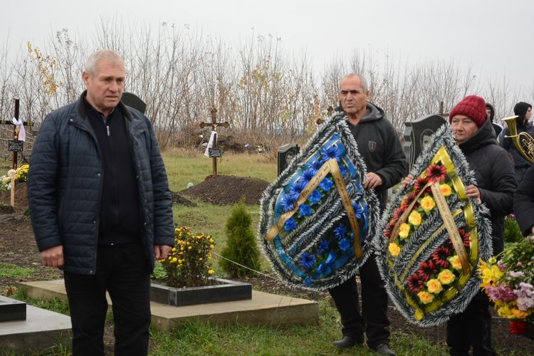 Провели в останню земну дорогу